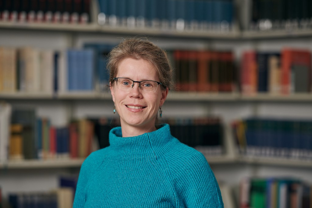 Exploring the Limits of Simultaneity: Encoding Caused Change-of-state ...